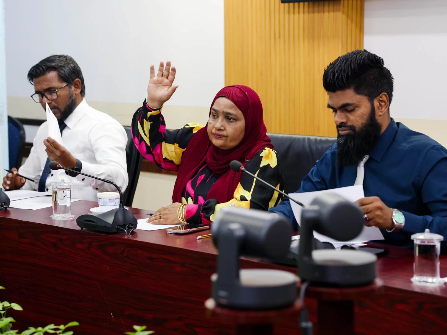 މާލެ ސިޓީ ކައުންސިލުން "ފޯއް" މަނާކުރާތީ ކައުންސިލަރު ސައީދާ ރަތަށް!
