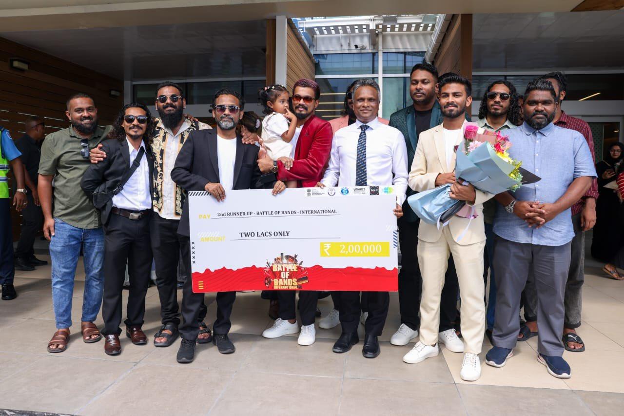 މާލެ ސިޓީ ކައުންސިލުގެ "ޗާލު މާލެ" ކެމްޕެއިންގެ އެމްބެސެޑަރަކަށް "ޓޫ އޮފް އަސް" ބޭންޑް!