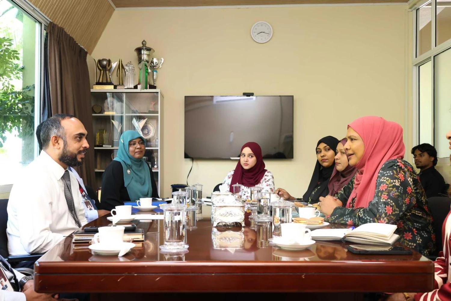 މުހިންމު ދާއިރާތަކުގައި އަޑުއުފުލާ ޖަމިއްޔާތަކަށް ދޭ އެހީ އިތުރު ކުރަނީ