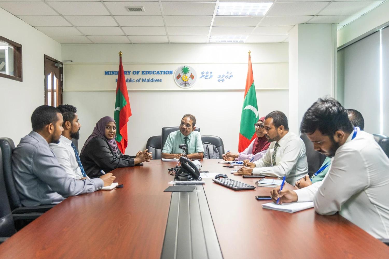 ދުނިޔޭގެ ތިމާވެށީގެ ދުވަހު ސްކޫލްތަކާއި ގުޅިގެން ގަސް އިންދުމުގެ ޕްރޮގްރާމްތަކެއް ހިންގަނީ