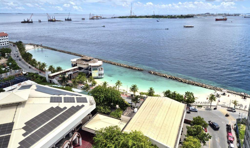 ރަސްފަންނުގެ މޫދުގެ އުރަފަށު ކައިރީ މޫދަށް އެރޭ ސަރަޙައްދު ބޮއި އަޅައި ވަކިކުރަނީ