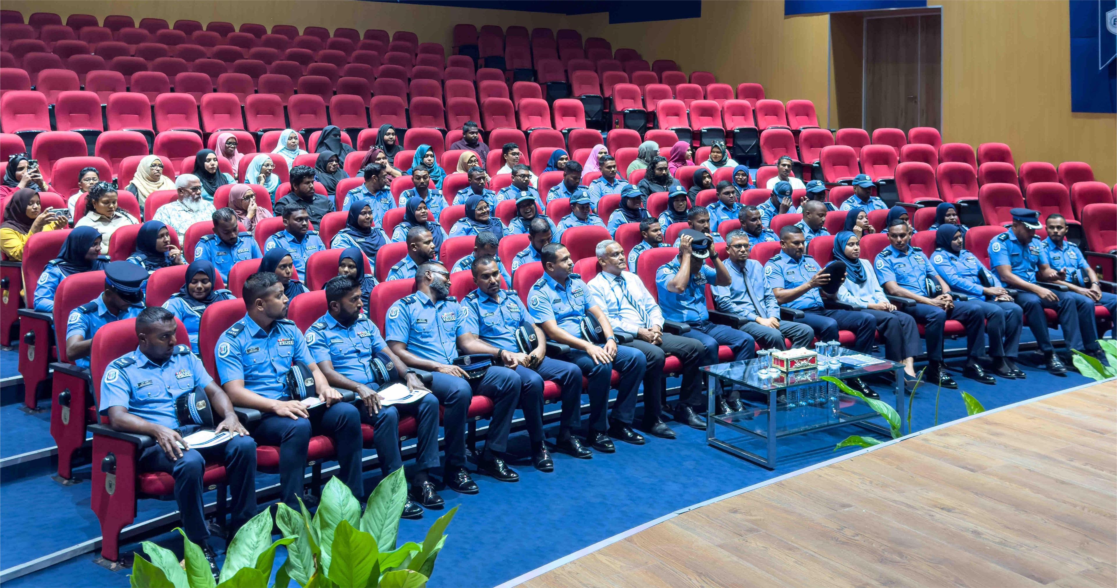 ސްޕެޝަލް ކޮންސްޓަބުލަރީ ފުލުހުންގެ ހަ ވަނަ ތަމްރީނު ޕްރޮގްރާމް ނިންމާލައިފި