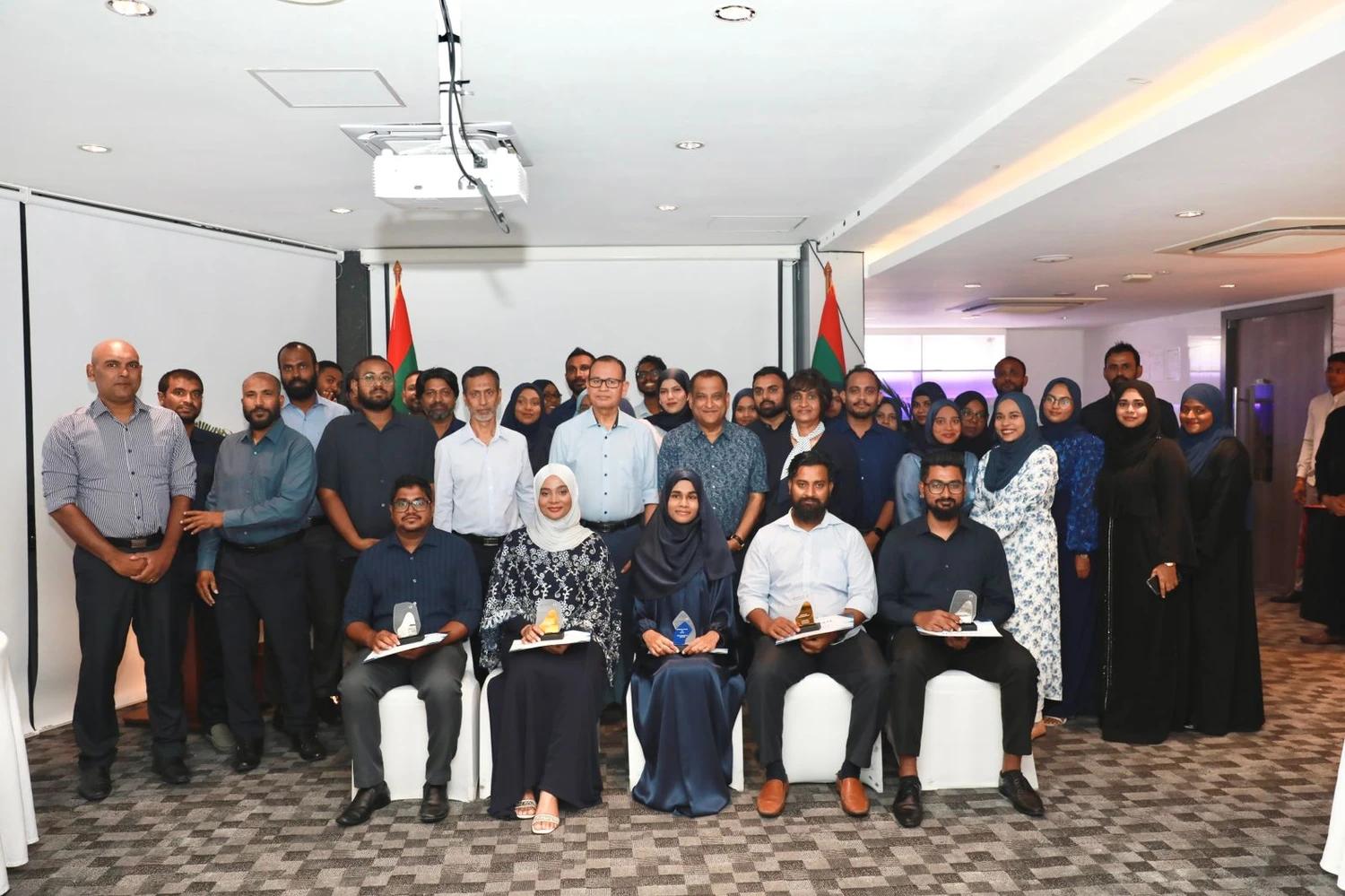 ލާމަރުކަޒީ ނިޒާމަށް މިއަދު ލިބިފައިވާ އެންމެ ބޮޑު ޙިމާޔަތަކީ އެލްޖީއޭގެ މުވައްޒަފުން - އާދަމް ޝަރީފް