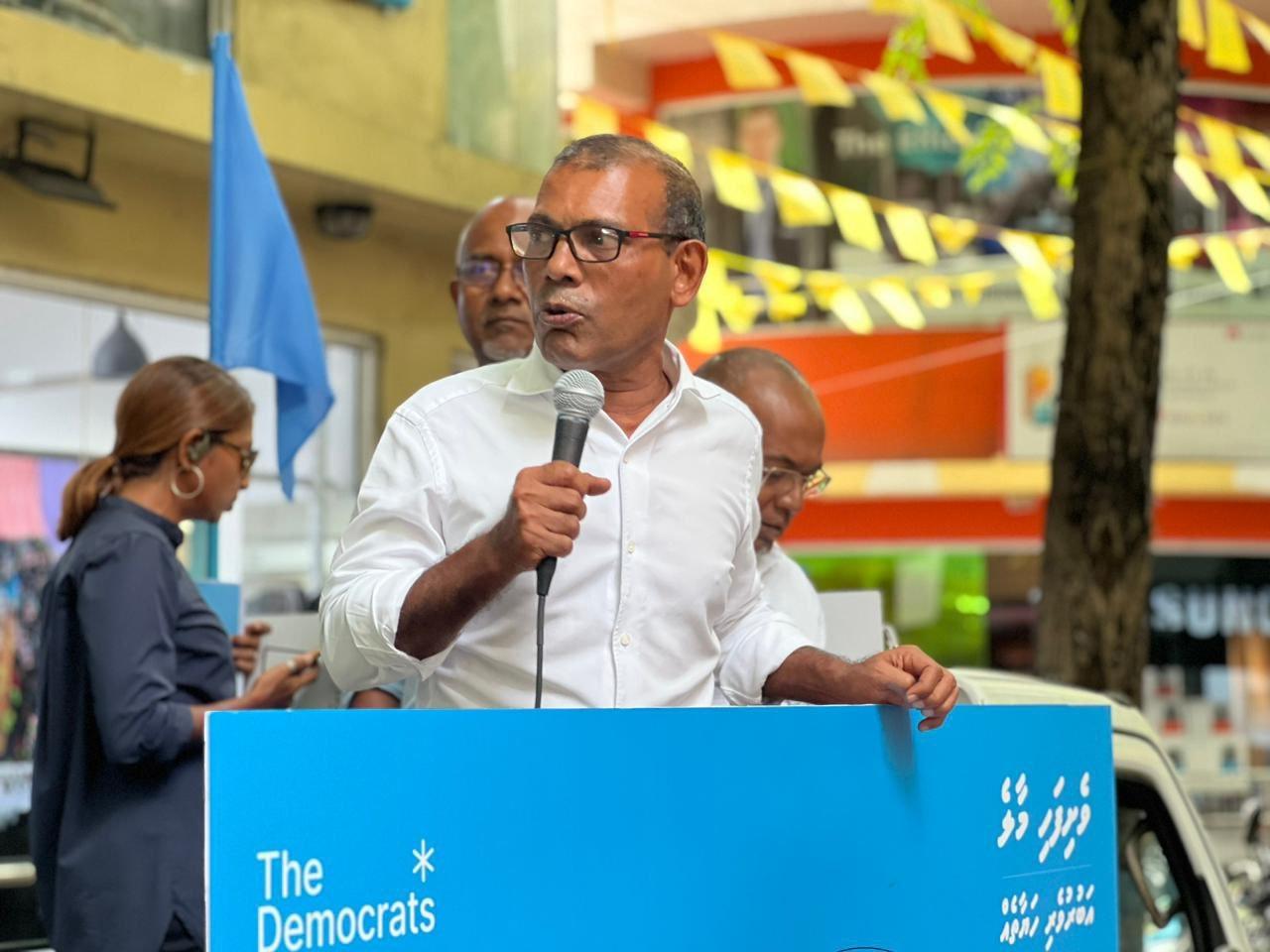 ޒުވާނުންގެ މުޒާހަރާއިން ހައްޔަރުކުރި ދެޒުވާނުން ދޫކޮށްލަން ނަޝީދު ގޮވާލައްވައިފި