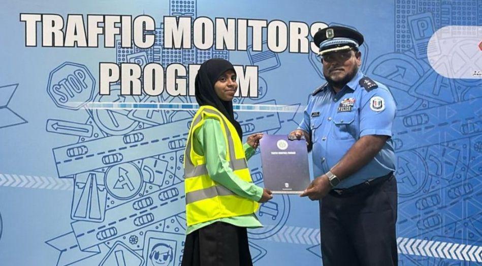 ނޮޅިވަރަމް ސްކޫލުގައި ކުރިޔަށް ގެންދިޔަ ޓްރެފިކް މޮނީޓާސް ޕްރޮގްރާމް ނިންމާލައިފި