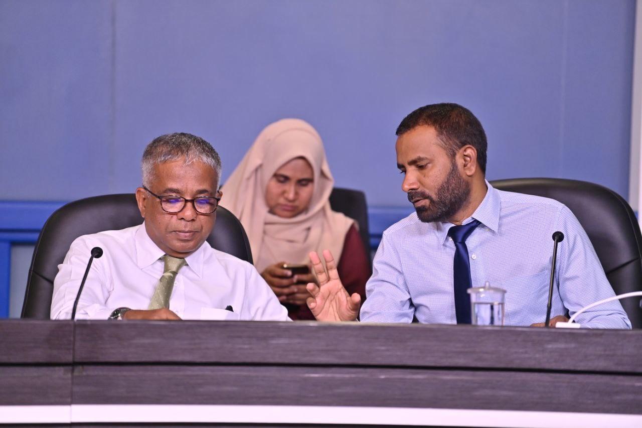ގެދޮރުވެރިޔާ ސްކީމާ ގުޅިގެން ވަކިފަރާތްތަކަކަށް ނާޖާއިޒު މަންފާ ހޯދައިދީފައިވާތީ އަކްރަމް ހިމެނޭހެން 4 މީހަކަށް ދައުވާކުރަނީ