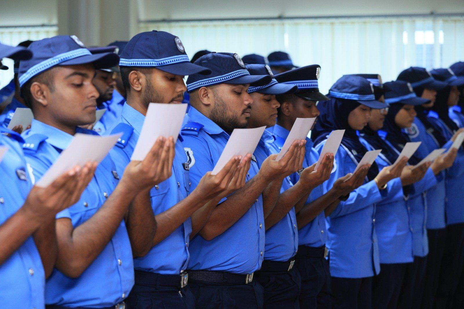 ފުލުހުންގެ ޚިދުމަތާ އަލަށް 133 ފުލުހުން ގުޅިއްޖެ