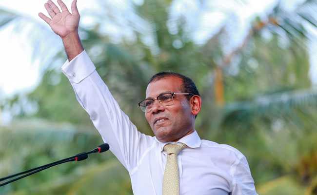 ރައީސް ނަޝީދު އާއި ޑިމޮކްރެޓްސްގެ މެމްބަރުން އެމްޑީޕީއަށް ސޮއިކުރާ ޖަލްސާ ހޯމަ ދުވަހުގެ ރޭ!