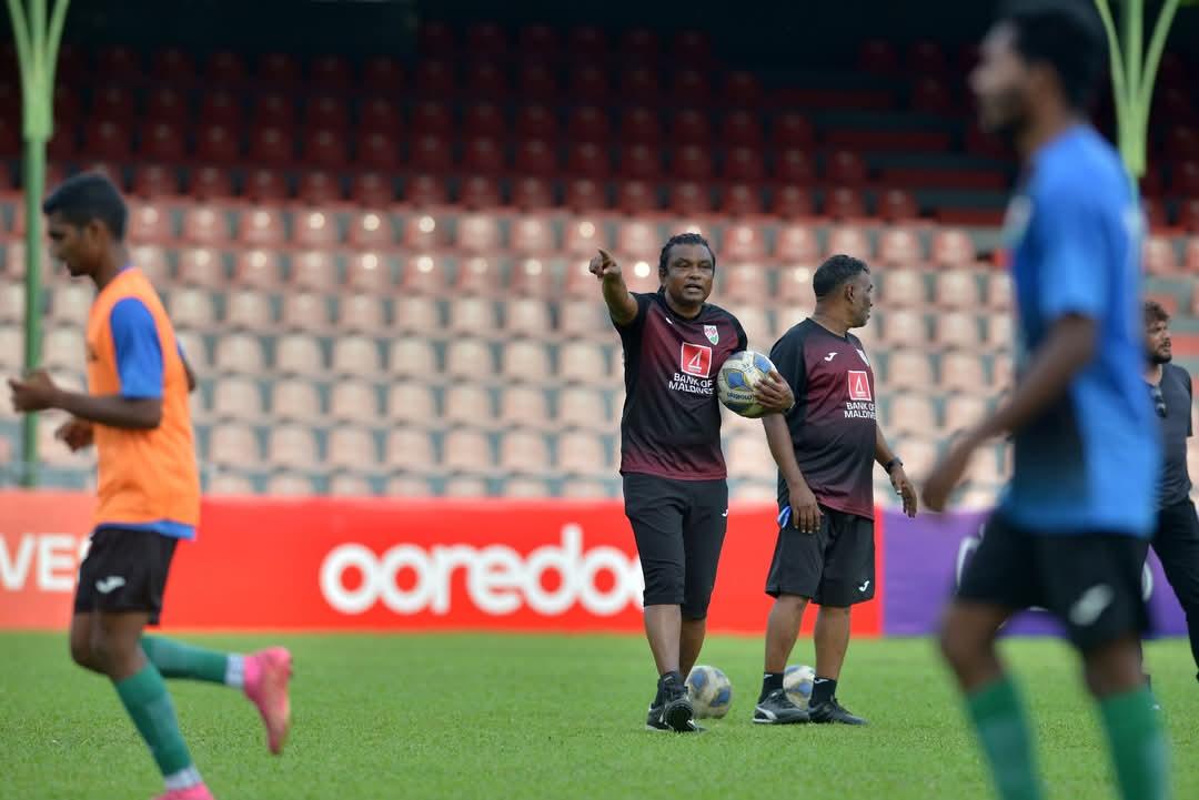 ޓިމޯ ލެސްޓޭ އަތުން ބަލިވުން ނަމޫނާ ދެއްކުމަށްފަހު، ގައުމީ ޓީމު ކޯޗު ސުޒެއިން އިސްތިއުފާ ދީފި