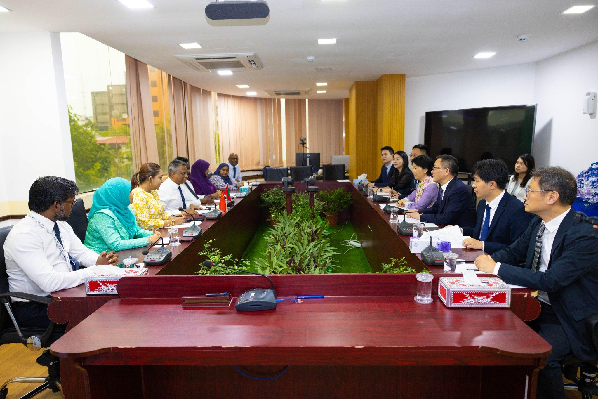 ޗައިނާގެ ސޫޖޯ ސިޓީގެ ޑެޕިއުޓީ މޭޔަރ މާލެ ސިޓީ ކައުންސިލާ ބައްދަލުކޮށްފި