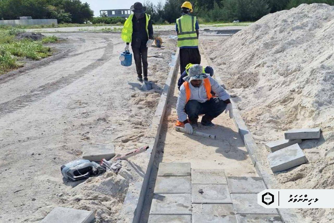 ހިންނަވަރާއި ކުޑަހުވަދޫގެ މަގު ހެދުމުގެ މަޝްރޫއު ބާރު ސްޕީޑެއްގައި ކުރިޔަށްދަނީ!