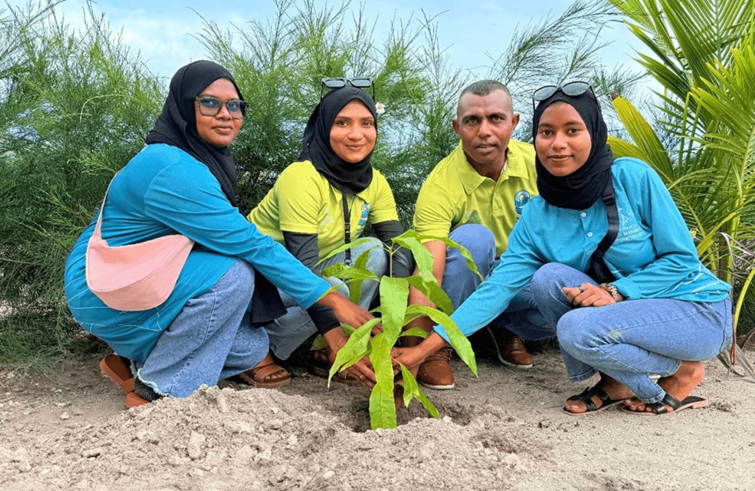 5 މިލިއަން ގަސް އިންދުމުގެ މަޝްރޫއު: ވެމްކޯއިން ތިނަދޫގައި ގަސް އިންދުމުގެ ހަރަކާތެއް ކުރިޔަށް ގެންގޮސްފި