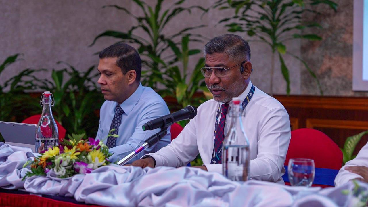 އިތުރު އެއާ ޓްރެފިކް ކޮންޓްރޯލަރުން ތަމްރީންކޮށް ސެޓިފައި ކުރުމަށް ޚާއްސަ ސަމާލުކަމެއް ދޭނަން - ޝަރީފް