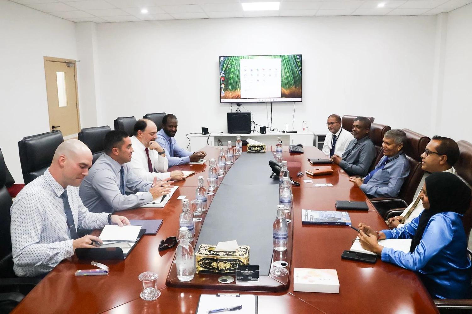  ރާއްޖޭގެ ބަނދަރުތައް ހިންގަނީ ބައިނަލްއަޤްވާމީ މިންގަނޑުތަކާ އެއްގޮތަށްތޯ ބެލުމުގެ މަސައްކަތް އެމެރިކާ ކޯސްޓްގާޑުން ކުރަނީ