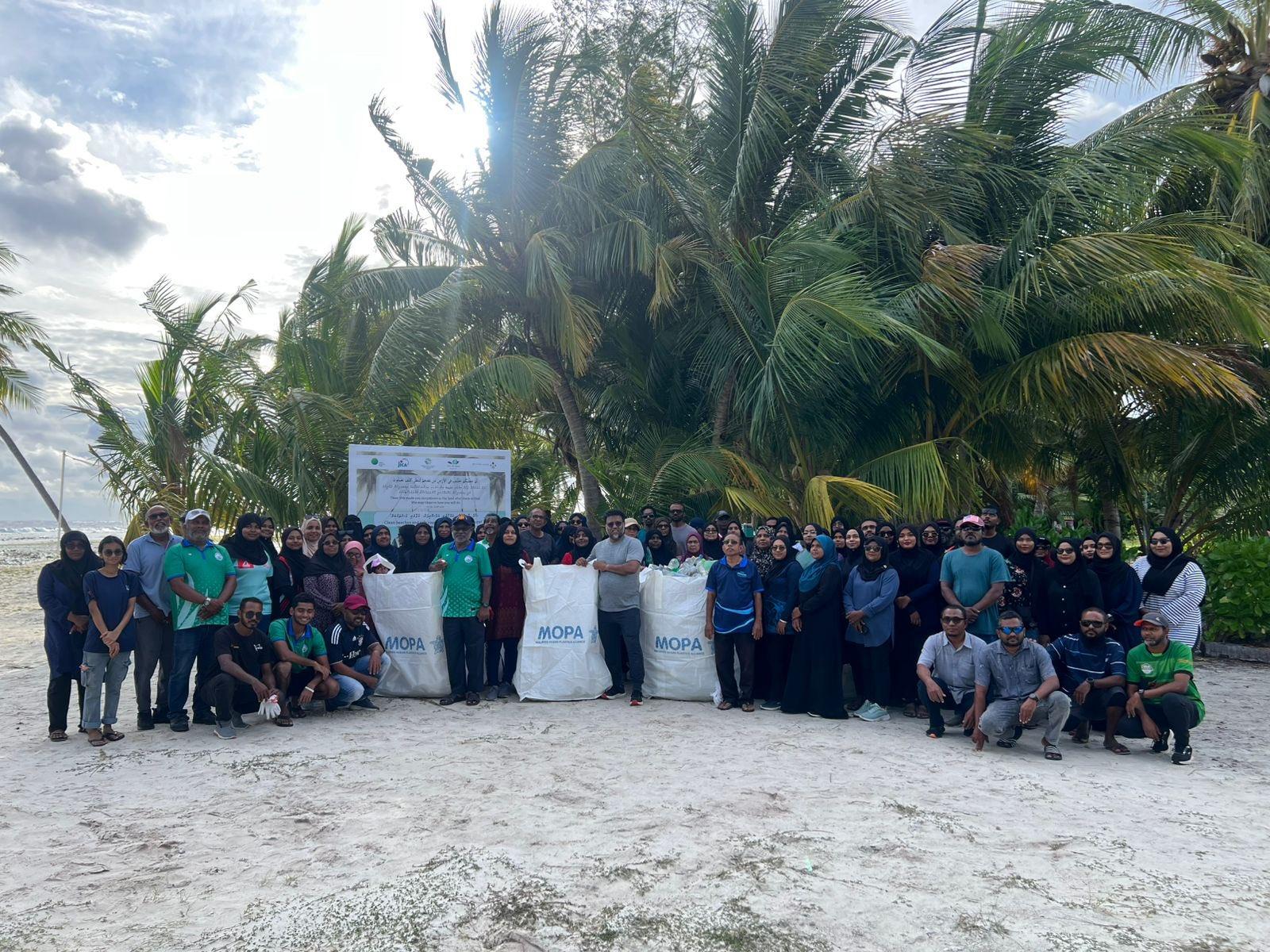 ޖައިކާ/ޖީ.ސީ.އެފް މަޝްރޫޢުގެ ދަށުން ސ. މީދޫގައި ބީޗް ސާފުކުރުމުގެ ކޮމިއުނިޓީ ހަރަކާތެއް!