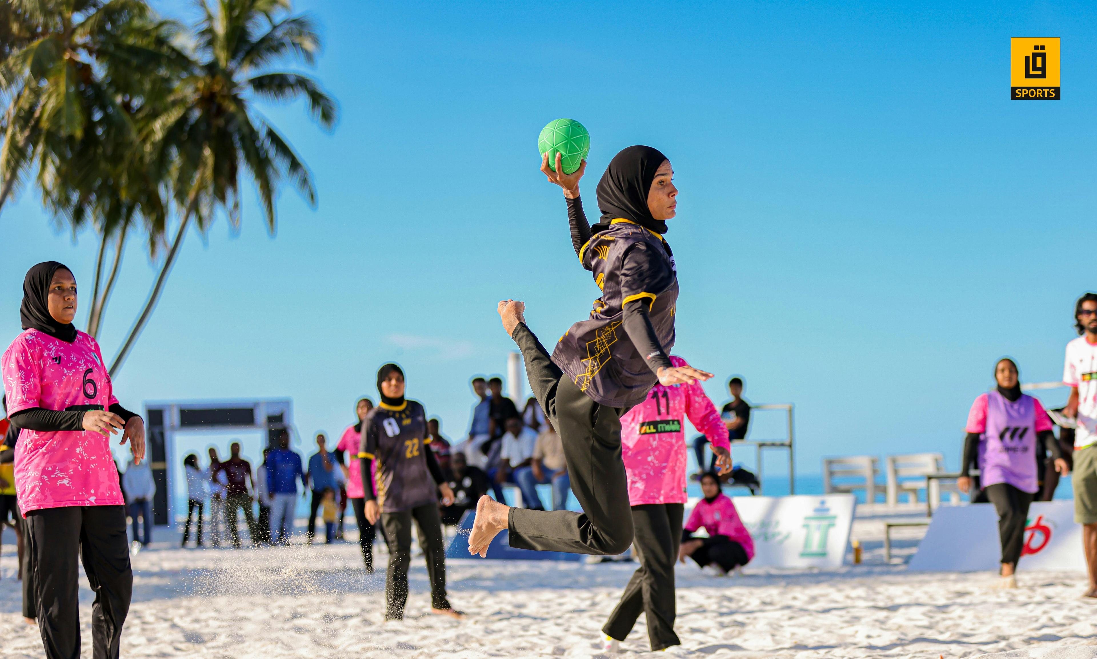 ވާދަވެރި ކުޅުމަކަށްފަހު ކުއީންސް ބަލިކޮށް ޖީ ޓައުން އިން ފެށުން ރަނގަޅުކޮށްފި 