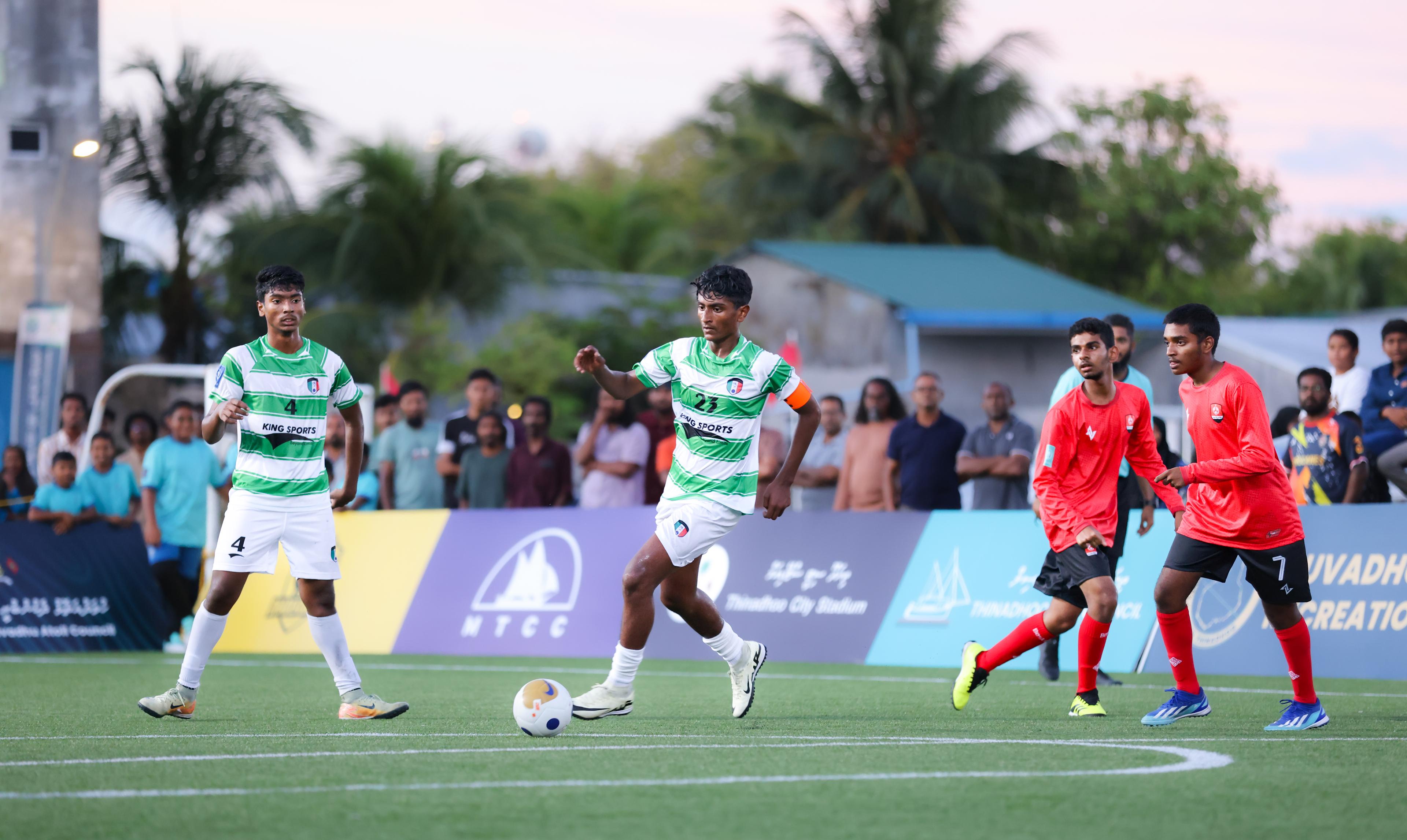 ޝަޔާންގެ މޮޅު ކުޅުމާއެކު މަޑަވެލި އަތުން ފަރެސްމާތޮޑާއަށް ތަފާތުބޮޑު މޮޅެއް