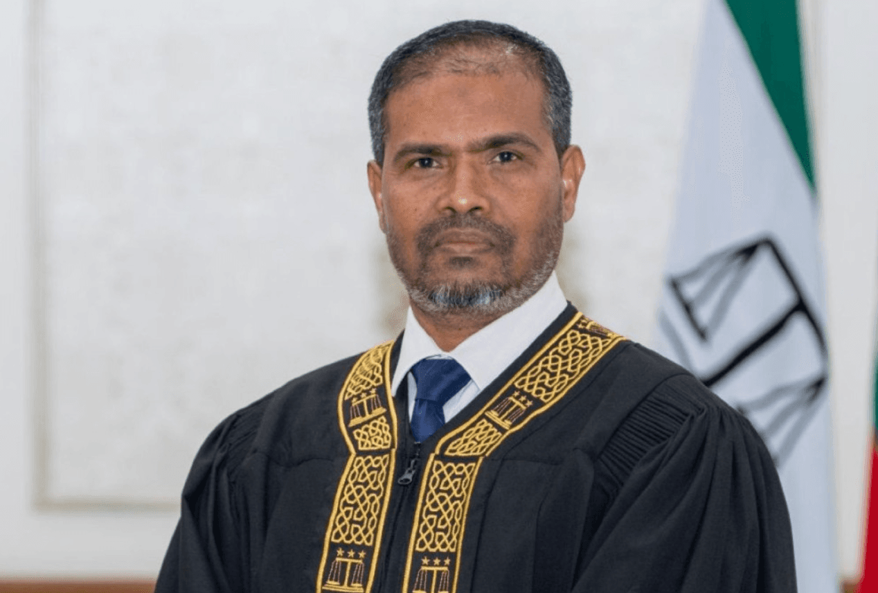 އުއްތަމަ ފަޑިޔާރު މާދަމާ ރިޓަޔާ ކުރައްވާނެ: ސުޕްރީމްކޯޓު ހިންގެވުން އަލްއުސްތާޛު ޢަބްދުﷲ ޙަމީދުއަށް!