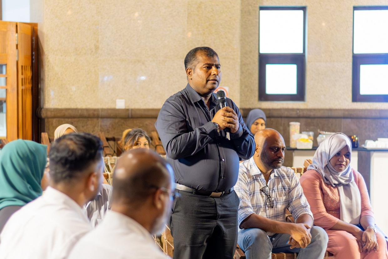 ހައިބަތު ބޮޑުކޮށް މިނިވަން ދުވަސް ފާހަގަކުރަނީ އަދުގެ ޖީލަށް މިނިވަންކަމުގެ އަގުވަޒަން ކުރުމުގެ ނަމޫނާ ދެއްކުމަށް!