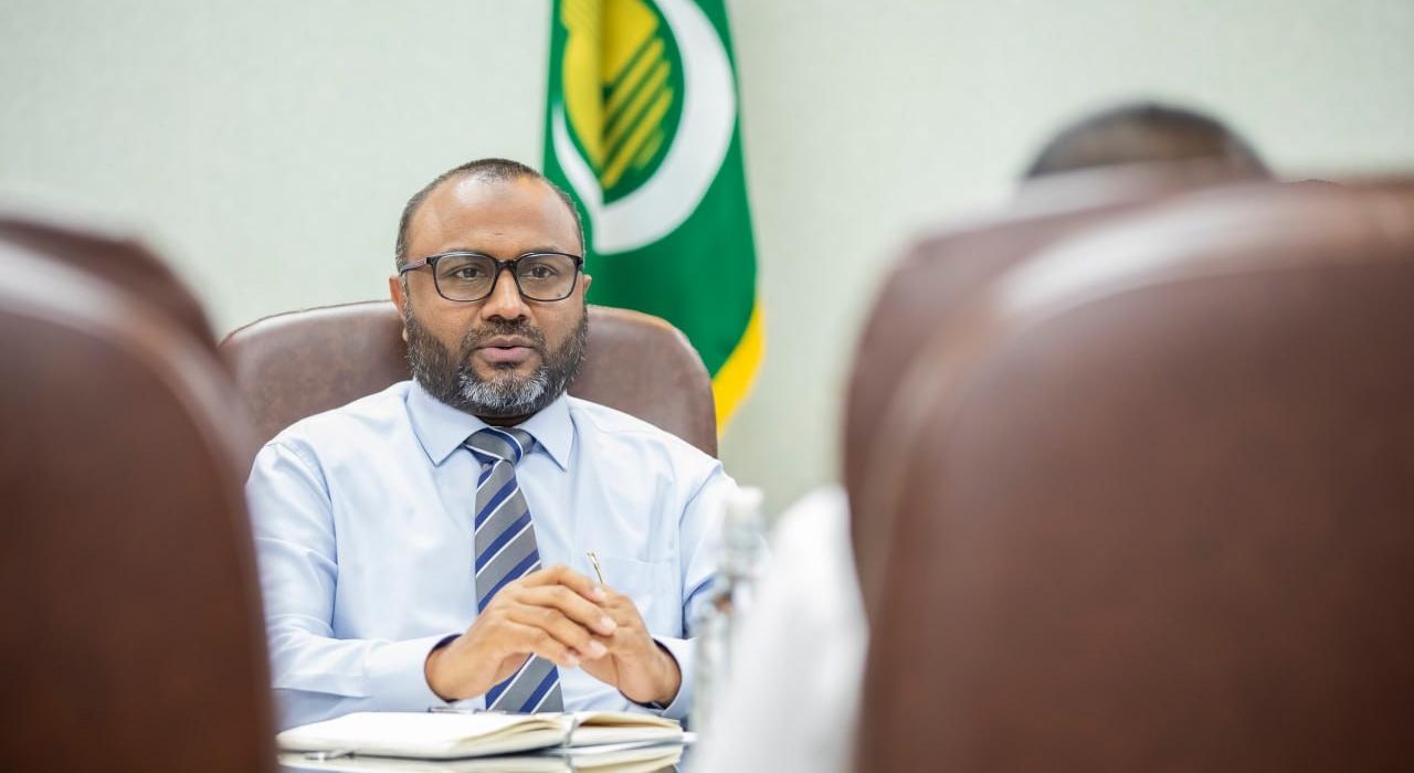 އިސްލާމީ މަރުކަޒުގެ ތެރެއަށް ވާރޭވެހުން: ޝަހީމް ދެއްވީ މައްސަލަ ހައްލުކުރަން އެންމެ މަތީ ދަރަޖައިގައި މަސައްކަތްކުރާނެކަމުގެ ޔަގީންކަން!