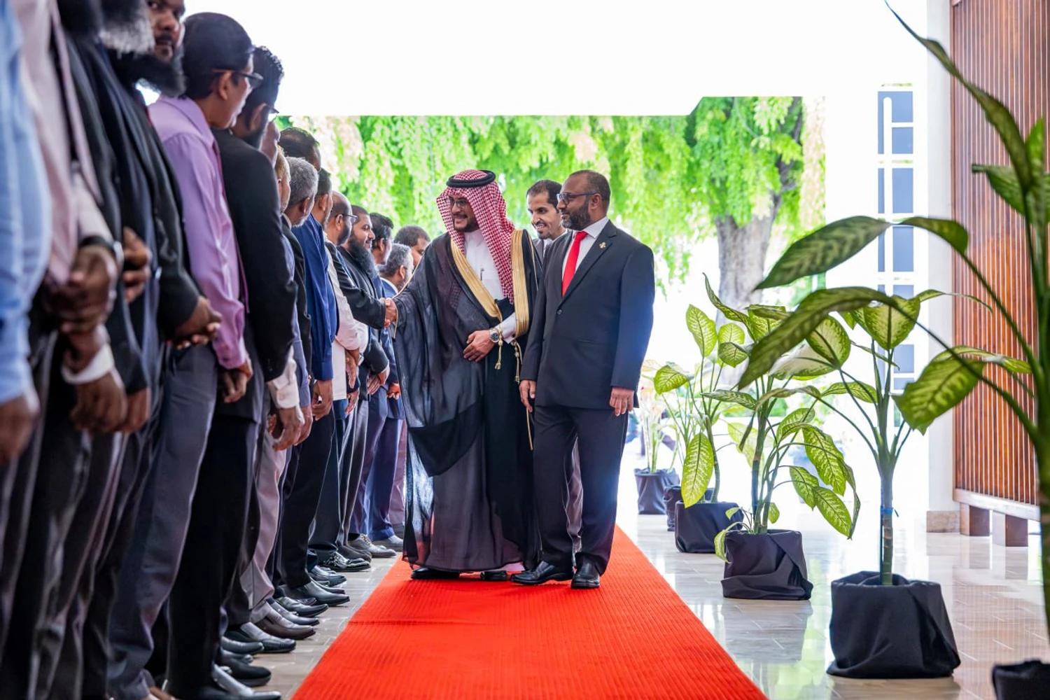 ސަޢުދީ އައު ސަފީރަށް އިސްލާމީކަންތައްތަކާ ބެހޭ ވުޒާރާއިން ރަތް ދޫލައިގެ މަރުޙަބާއެއް!