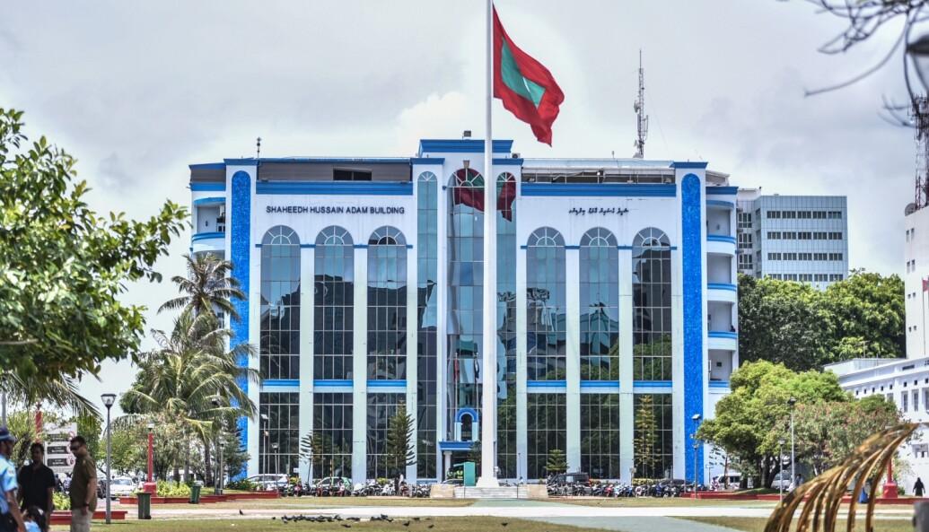 ފުލުހުން ސީޒްކުރި ފައިސާތަކެއްގެ ތެރެއިން 30 ހާސް ޑޮލަރު ގެއްލުނު މައްސަލައެއް!