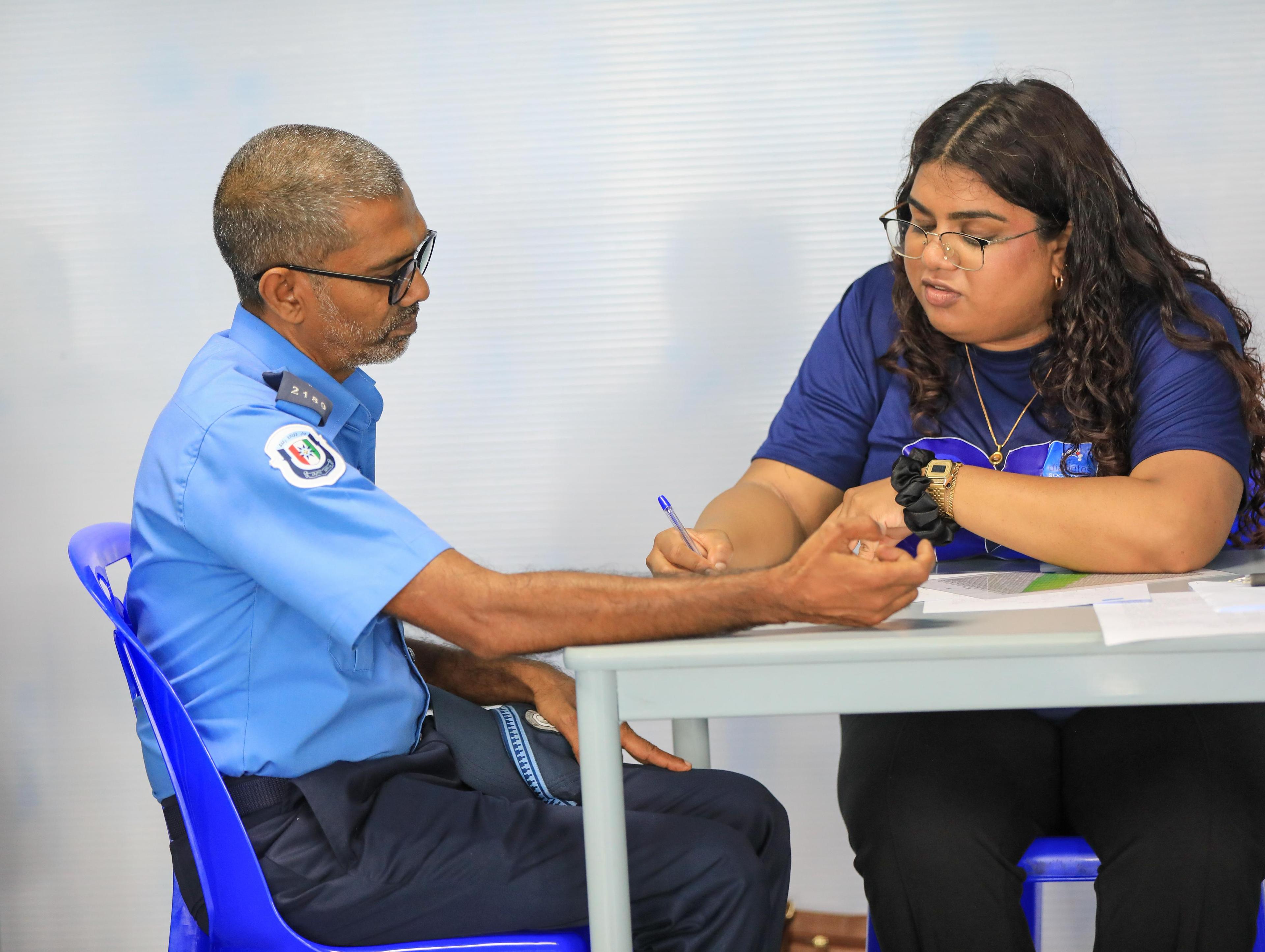 ފުލުހުން ހަކުރުބައްޔަށް ސްކްރީންކުރުމުގެ ޕްރޮގްރާމެއް ފަށައިފި