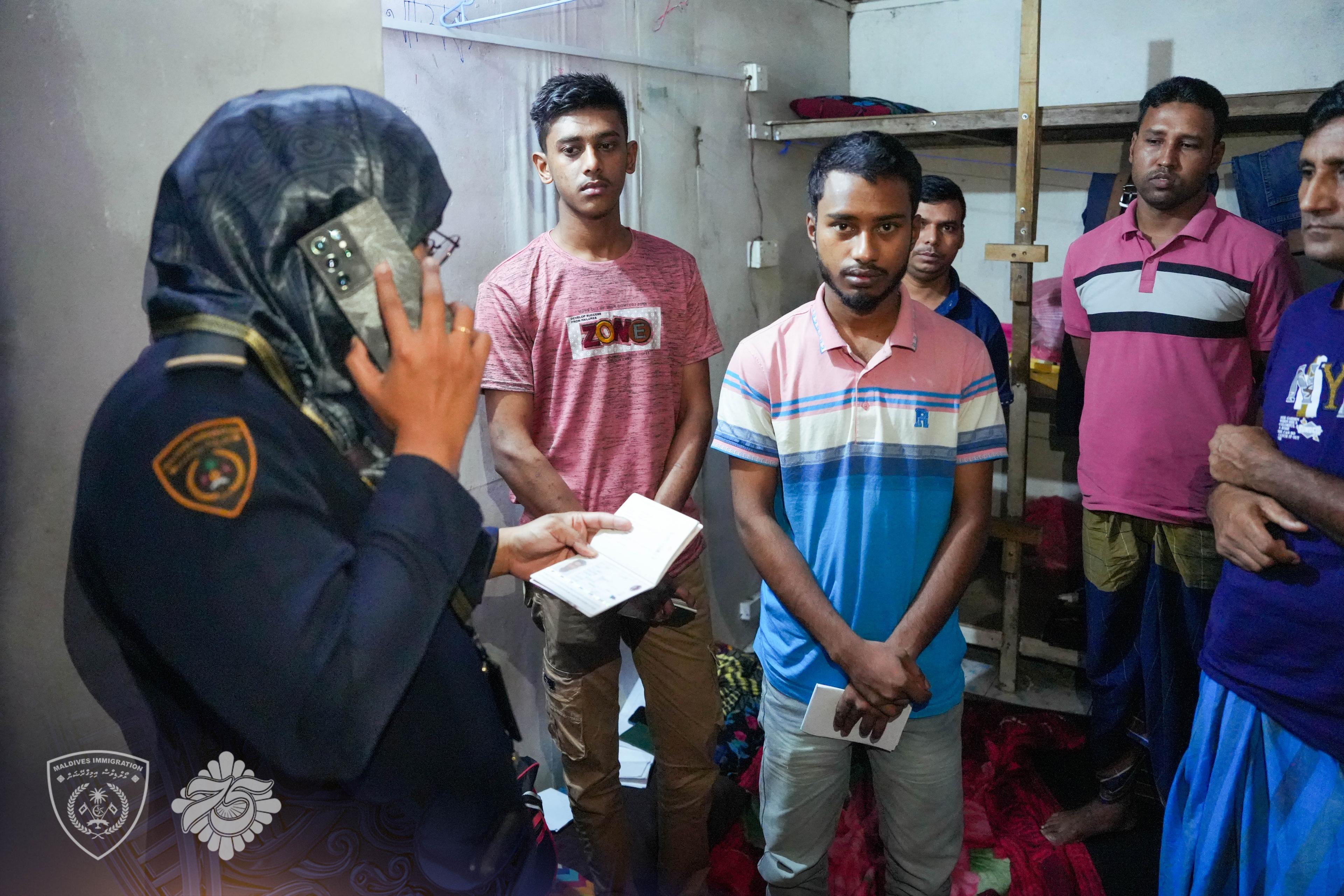 މާލެގައި ގަވާއިދާއި ހިލާފަށް އުޅެމުންދިޔަ 25 ބިދޭސީއަކު އިމިގްރޭޝަންގެ ބެލުމުގެ ދަށަށް!