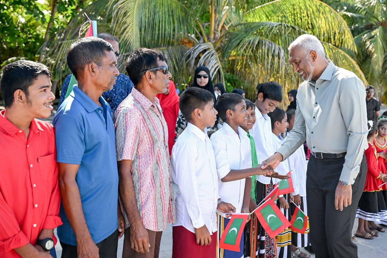 ހިރިމަރަދޫއިން ރައީސަށް ހޫނު މަރުހަބާއެއް!