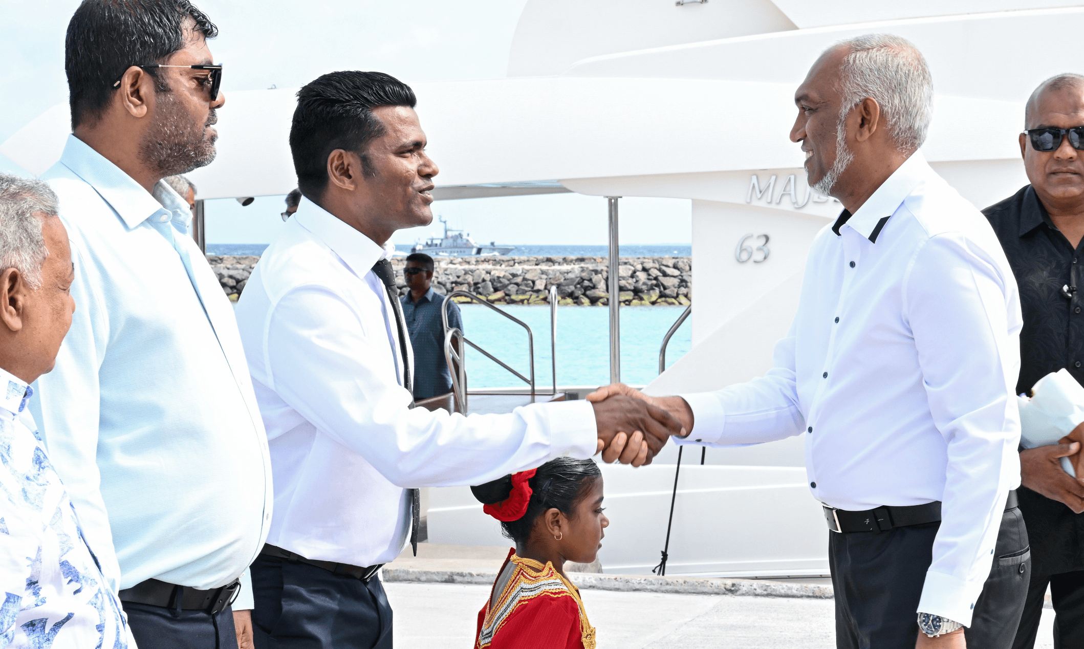 ބ އަތޮޅުގެ ރަށްތަކަށް ކުރެއްވި ދަތުރުފުޅު ނިންމަވާލެއްވުމަށްފަހު ރައީސް މާލެ ވަޑައިގަންނަވައިފި