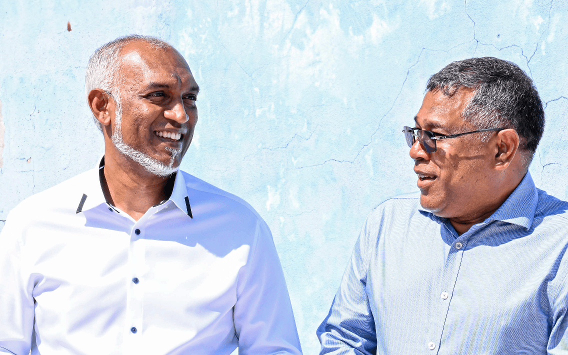 ރައްޔިތުންނާ ގާތަށް މާލީ ޚިދުމަތްތައް ގެންދިއުމަށް ބޭންކުން ފަށާފައިވާ މަޝްރޫޢަށް ރައީސް ދެއްވާ އަހައްމިއްޔަތުކަމަށް ޝަރީފުގެ ޝުކުރު!