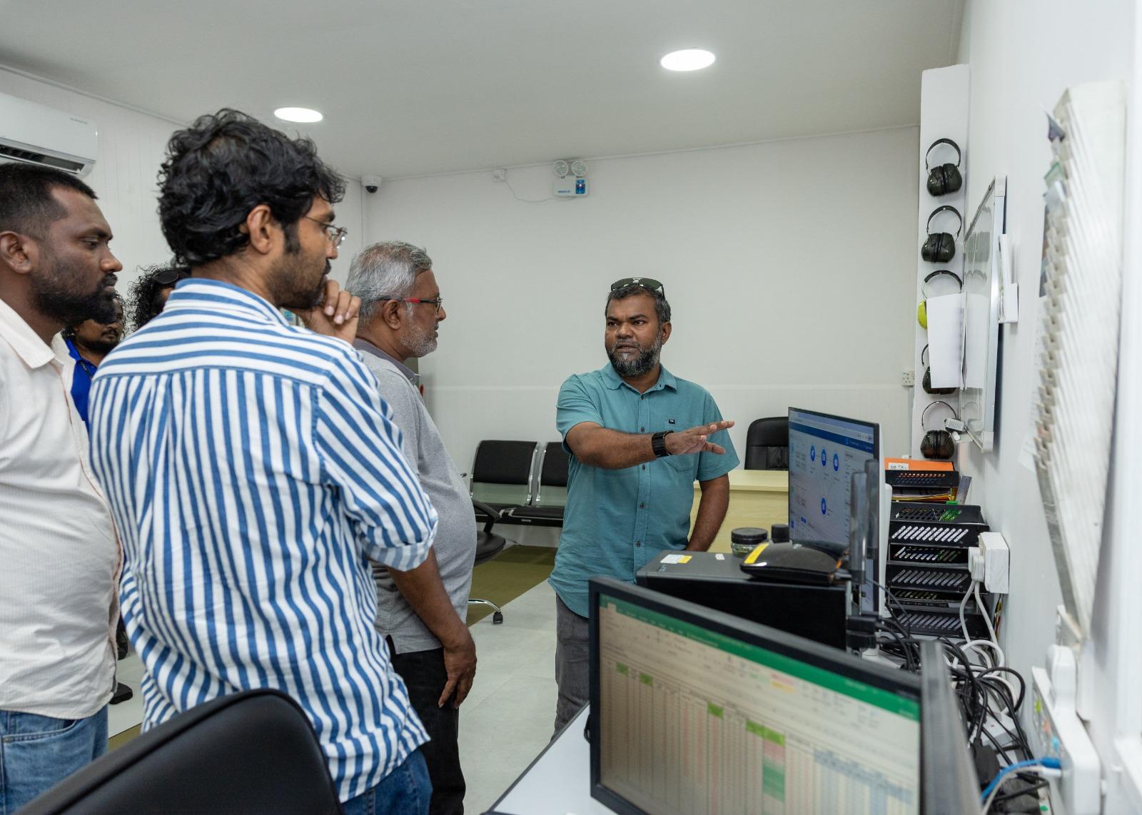 ވ އަތޮޅުގައި ސްޓެލްކޯގެ ހިދުމަތްދެމުންދާ ރަށްތަކަށް އައު އެމްޑީ ޒިޔާރާތްކުރައްވައިފި