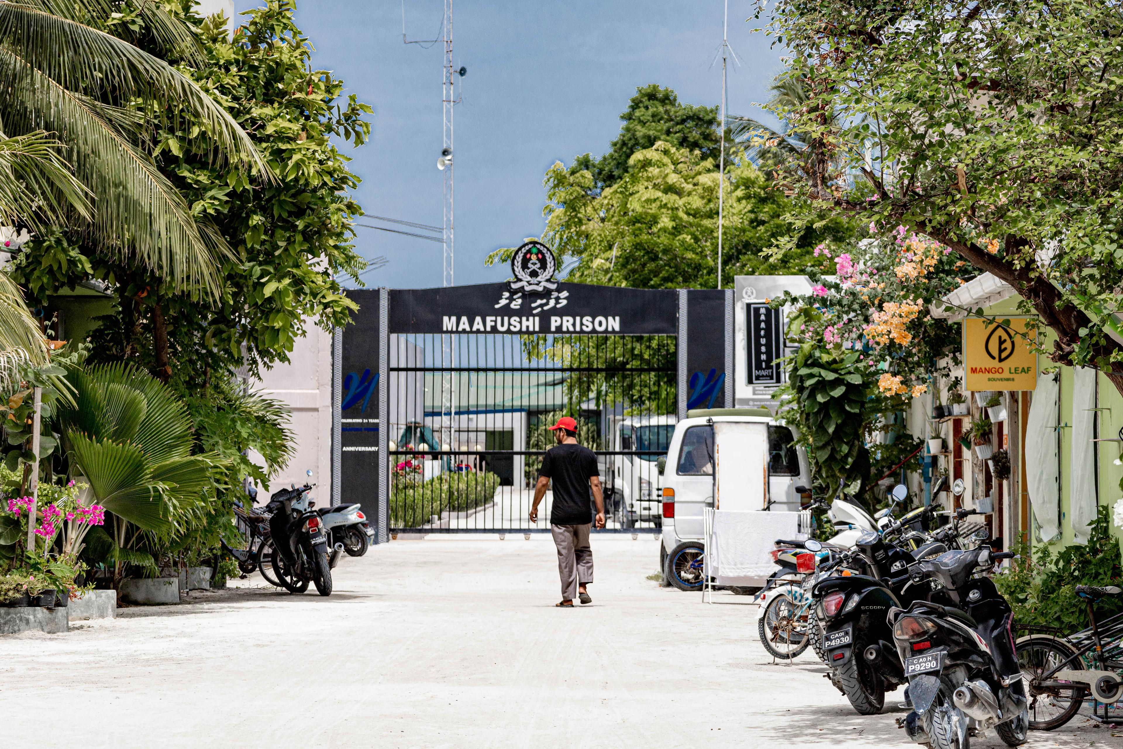 ސްކޭމުގެ މައްސަލަތަކުގައި ގައިދީންގެ ބައިވެރިވުން: މާފުށި ޖަލު ބަލައި ފާސްކޮށް 33 ފޯނު އަތުލައިގެންފި