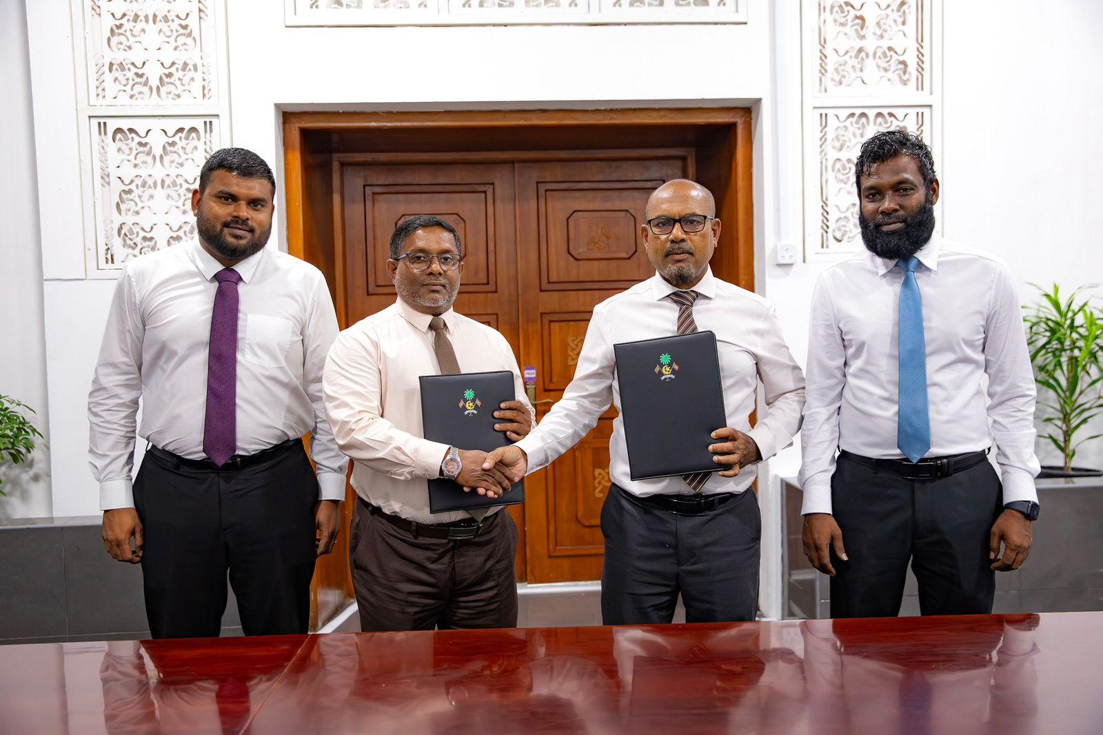 މަޑިފުށީގެ މަގުތައް ޒަމާނީ ފެންވަރަށް ތަރައްޤީކުރުމަށް އާރްޑީސީއާއި ހަވާލުކޮށްފި