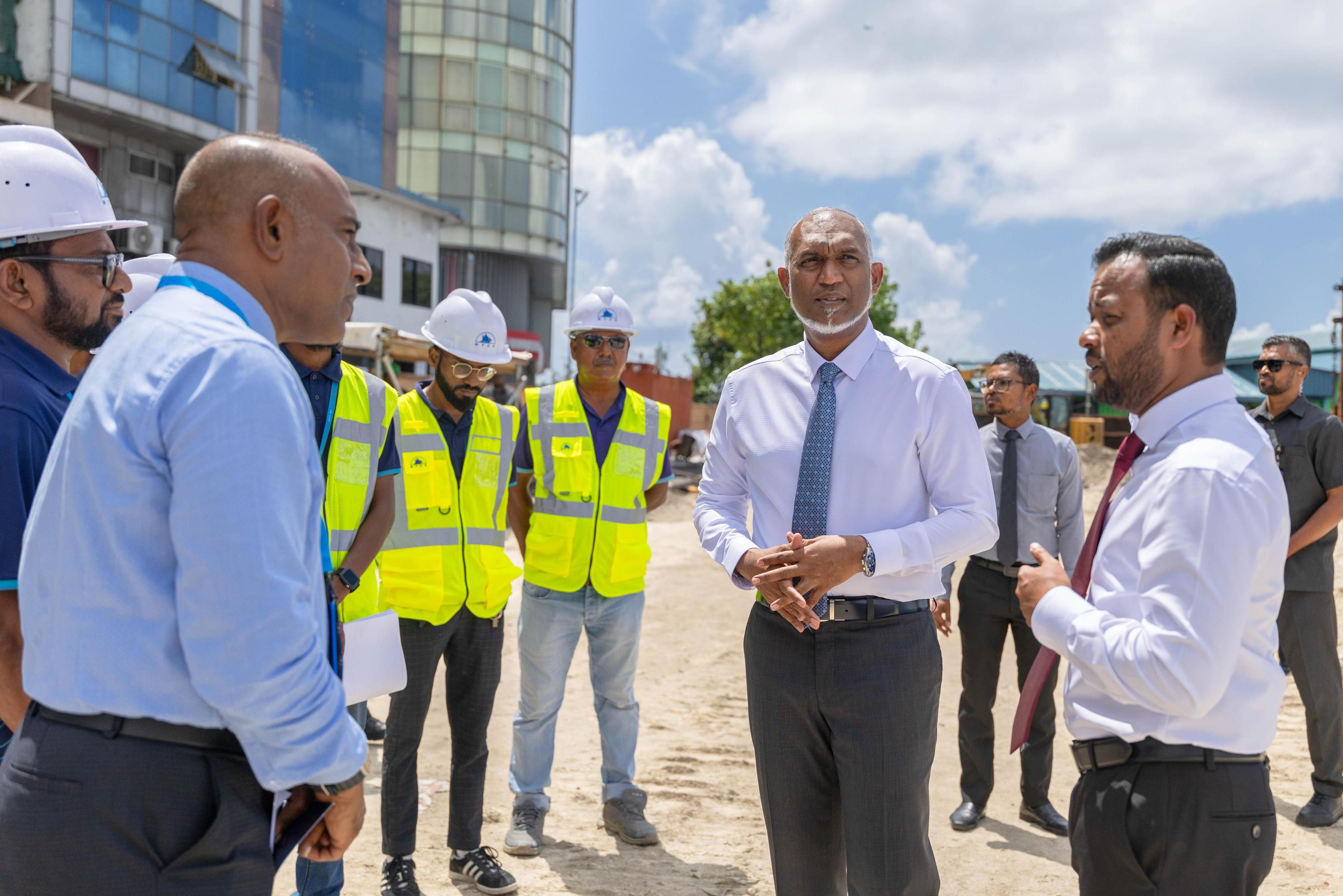 ބޮޑުތަކުރުފާނުމަގު ތަރައްޤީކުރުމުގެ މަޝްރޫއުގެ މަސައްކަތް ބައްލަވާލެއްވުމަށް ރައީސް އެސަރަހައްދަށް!
