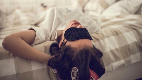 ބައެއް އަންހެނުންނަށް ނިދަން އުނދަގޫވާ ސަބަބު!