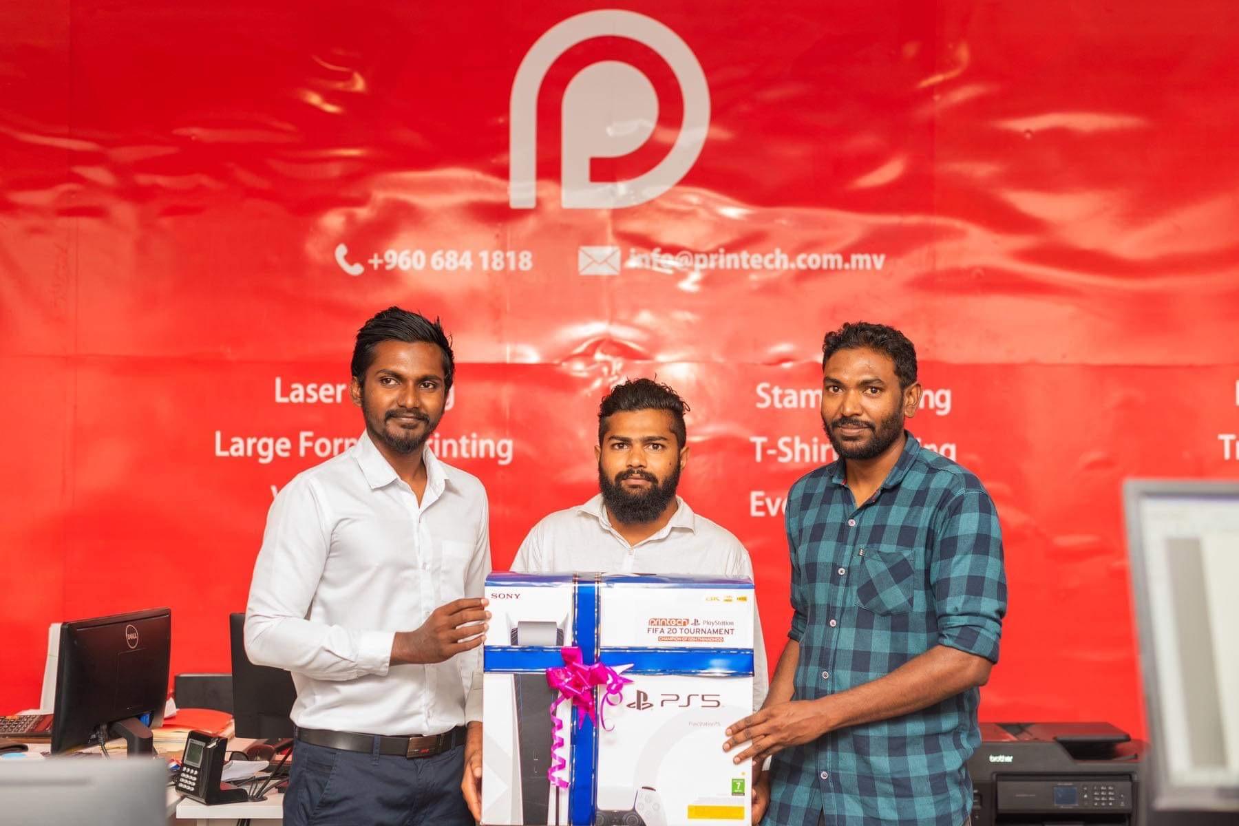 ޕްރިންޓެކް ޕްލޭސްޓޭޝަން ފީފާ ޓޯޯނަމެންޓް ގެ ޗެމްޕިއަން އަށް އިނާމް ހަވާލު ކޮށްފި