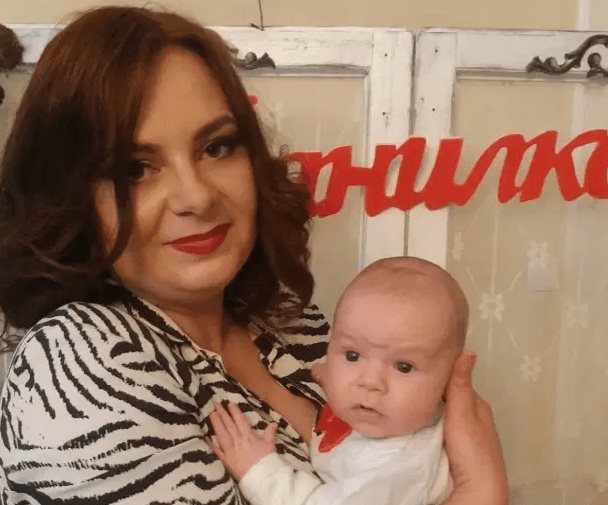 ކާބޮންމޮނޮކްސައިޑަށް ވިހަވެގެން ޔޫކްރޭނުގެ ދެމައިން މަރުވެއްޖެ