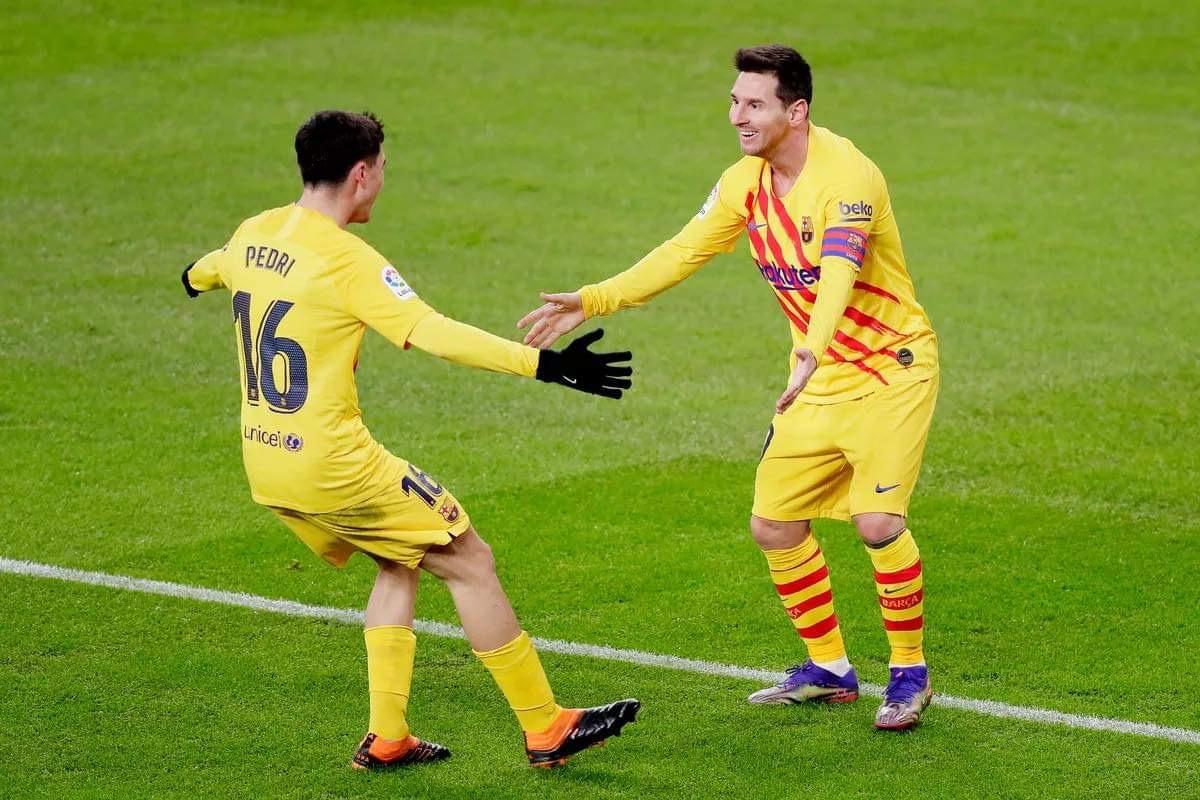 ފަހަތުން އަރައި ބާސާއިން އެތްލެޓީކޯ ބިލްބާއޯ ބަލިކޮށްފި