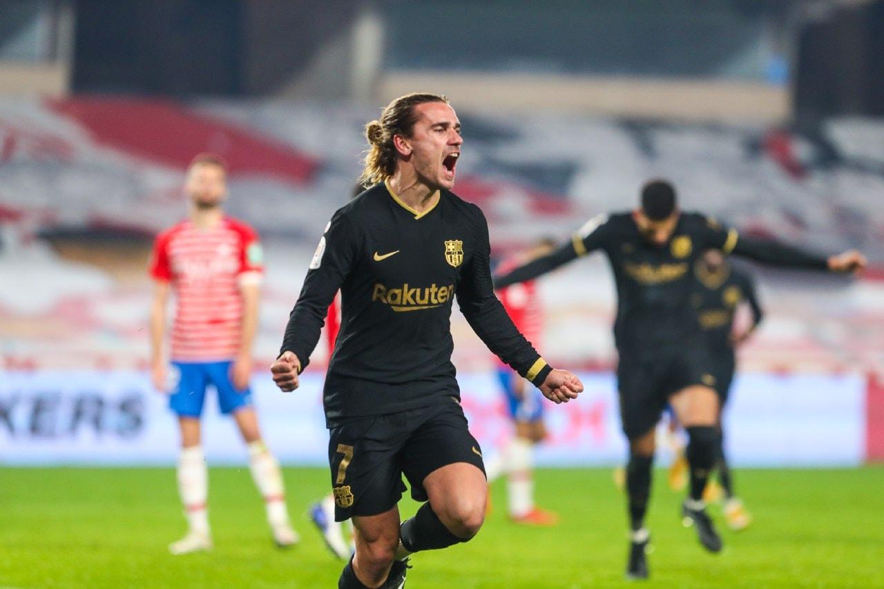 ފަހަތުން އަރައި މޮޅުވެ ކޮޕާޑެލްރޭ ބާސާއިން ކޮޕާޑެލްރޭގެ ސެމީއަށް