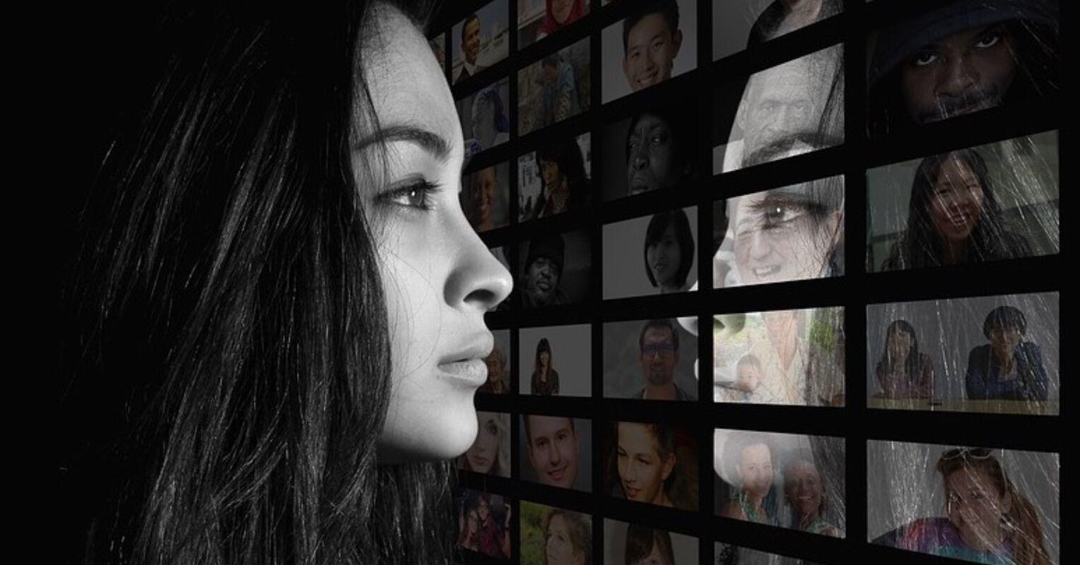 އެހެން މީހުންގެ ދިރިއުޅުމާއި ތިމާގެ ދިރިއުޅުން އަޅާކިޔުން- މިއީ ހެދޭ ވަރަށް ބޮޑު ގޯހެއް