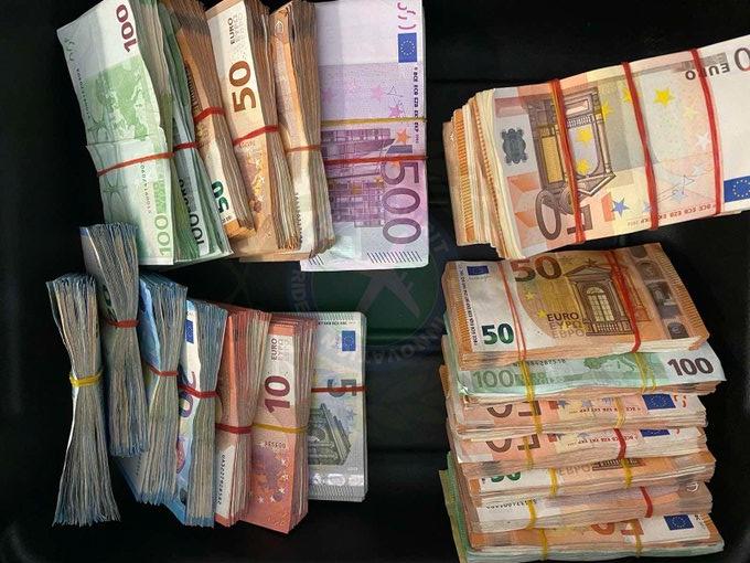 ރާއްޖެއިން ބޭރުކުރަން އުޅުނު ގިނަ އަދަދެއްގެ ފައިސާ ހިފަހައްޓައިފި