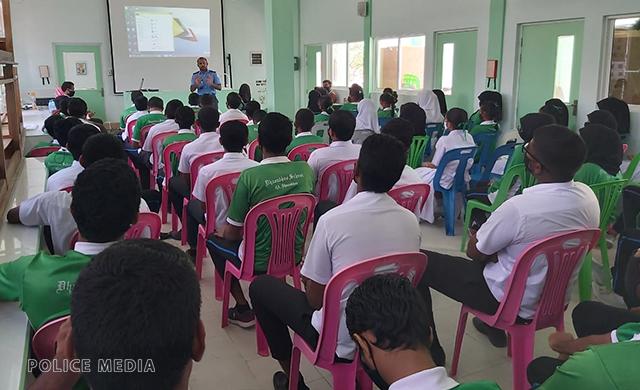 ދާންދޫ ސްކޫލުގެ ދަރިވަރުންނަށް ފުލުހުންގެ މައުލޫމާތުދިނުމުގެ ސެޝަނެއް!