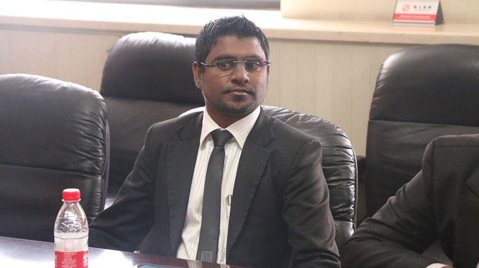 ބްރޯޑްކޮމް އަށް ފަޒީން