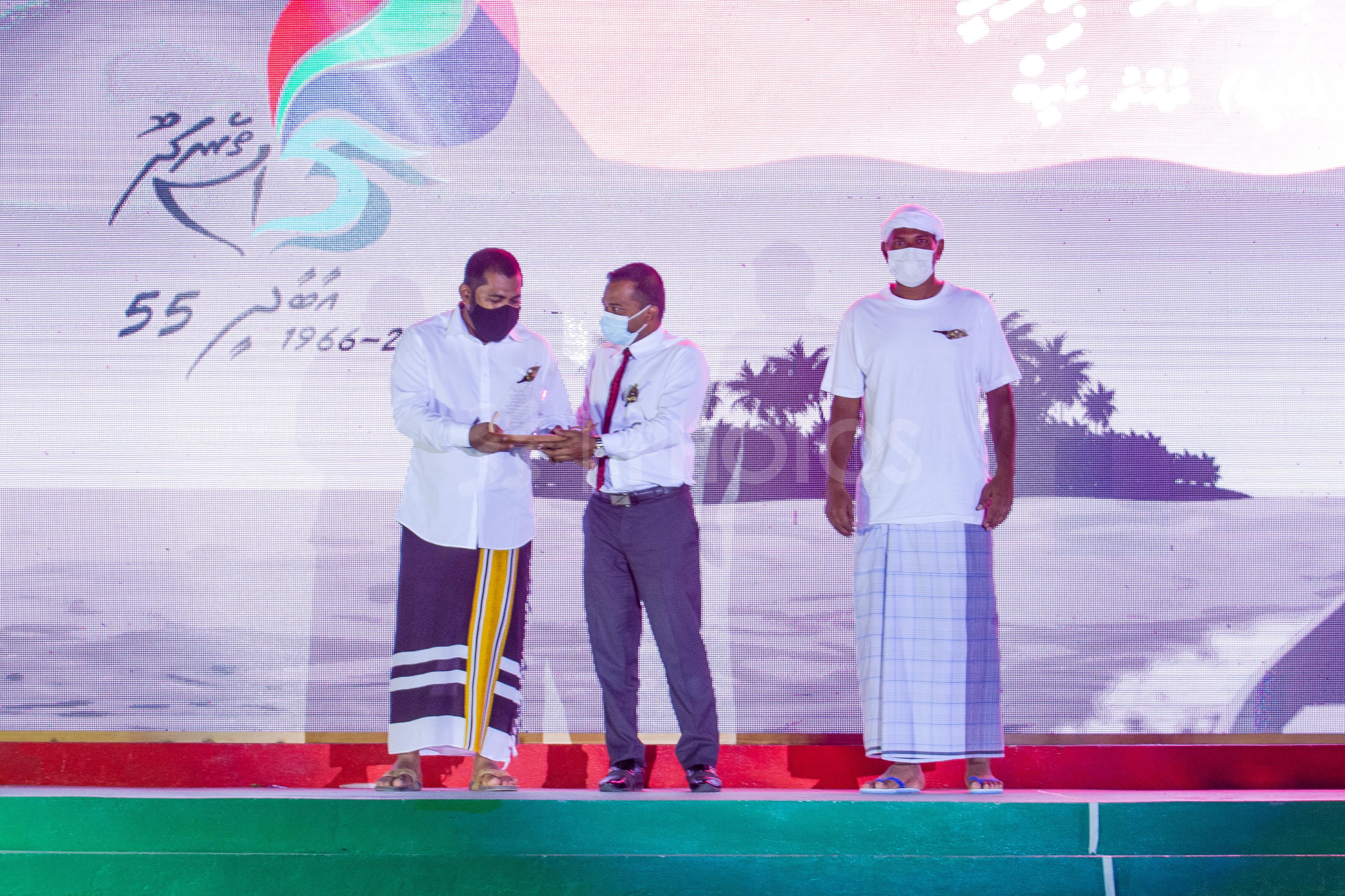 ތިނަދޫ އާބާދުވުމުގައި ޚިދުމަތް ކުރެއްވި ފަރާތްތަކަށް ޝަރަފުގެ ފިލާ އަރުވައިފި