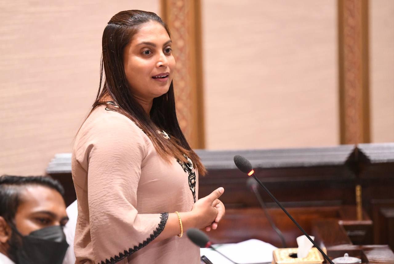 ވާދޫ އަދި ގައްދޫ ސްކޫލުގެ މަލްޓިޕާޕަސް ހޯލުތަކުގެ މަސައްކަތް މިމަސް ތެރޭގައި ބަޔަކަށް އެވޯޑްކުރެވޭނެ: މިނިސްޓަރ