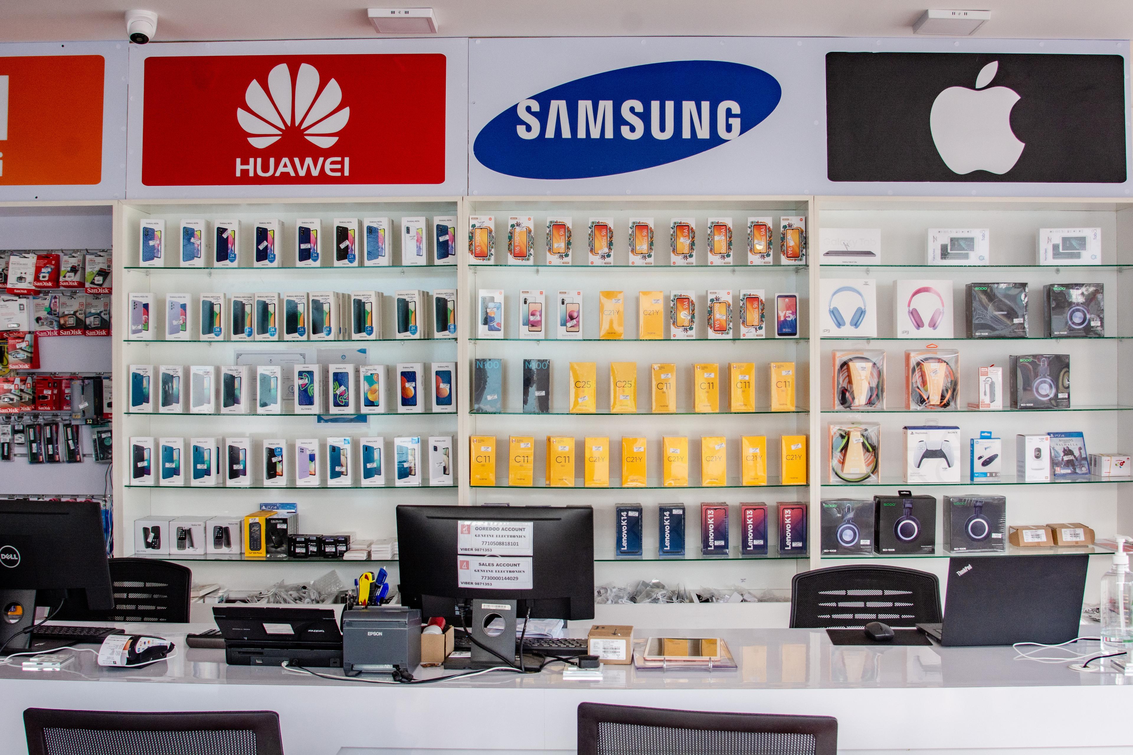 ބޭނުން ނުކުރެވޭ ވަރަށް ފޯނު ހަލާކުވީތަ؟ އަގުހެޔޮކޮށް ޖެނުއިން އިލެކްޓްރޯނިކްސް އިން ލިބޭނެ!