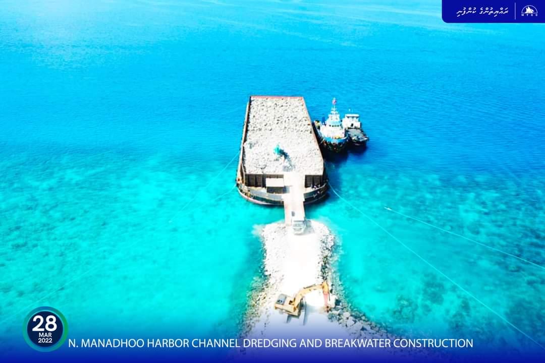 މަނަދޫ ބޭރުތޮށި މަޝްރޫއަށް ބޭނުންވާ ބޮޑުހިލައިގެ ފުރަތަމަ ޝިޕްމަންޓް ޕްރޮޖެކްޓް ސައިޓަށް ގެންގޮސްފި