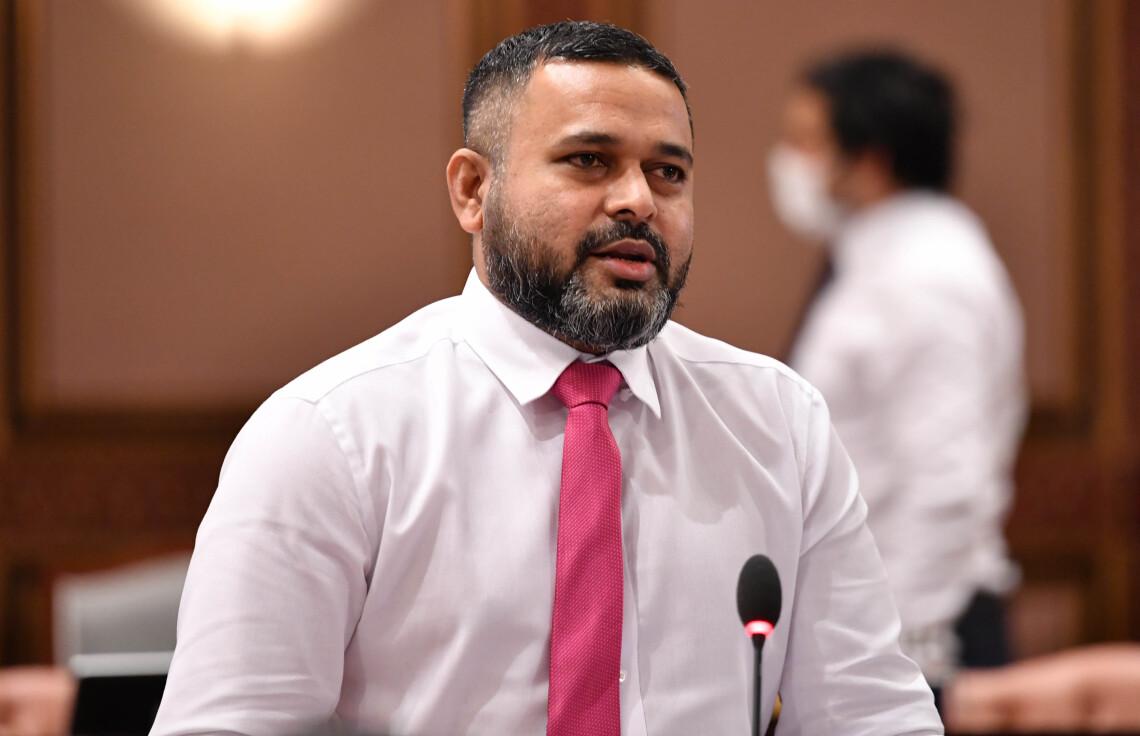 ރައީސް ޔާމީން ވާދަނުކުރުމަށް ނަޝީދު ވިދާޅުވުމުން، މެމްބަރު ޝިޔާމްގެ ވަރުގަދަ ރައްދެއް