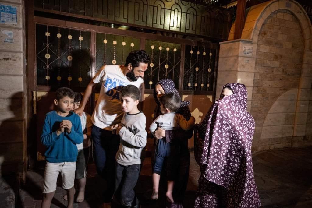 ޔަހޫދީން ޣައްޒާއަށް ބޮން އަޅައި 12 މީހަކު ޝަހީދު ކޮށްލައިފި